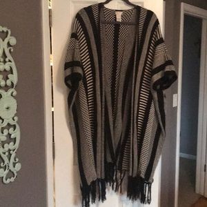 Free People black and white open front poncho